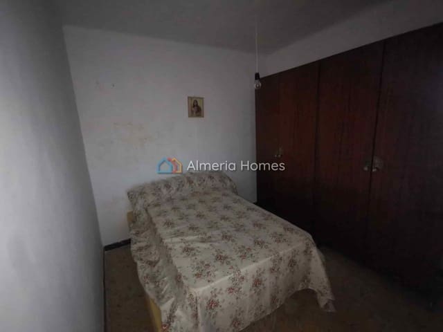 6 soveværelse Hulehus til salg i Caniles - € 62.500 (Ref: 9471563)