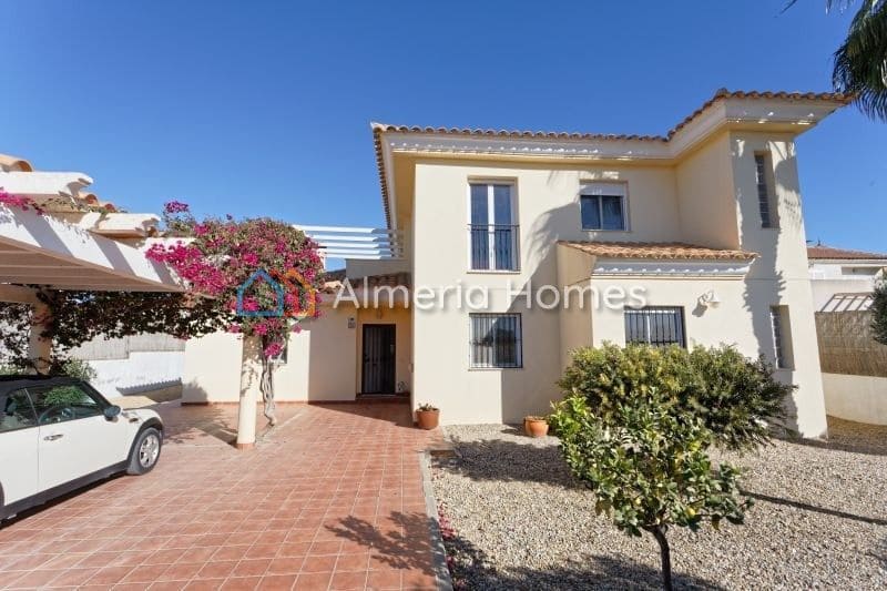4 bedroom Villa for sale in Vera with pool - € 399,000 (Ref: 9471564)