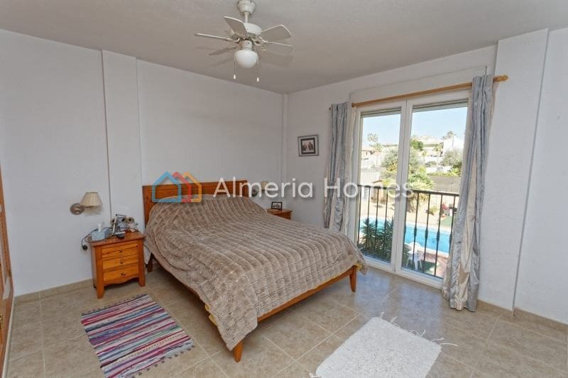 4 bedroom Villa for sale in Vera with pool - € 399,000 (Ref: 9471564)