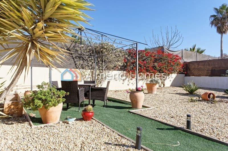 4 bedroom Villa for sale in Vera with pool - € 399,000 (Ref: 9471564)