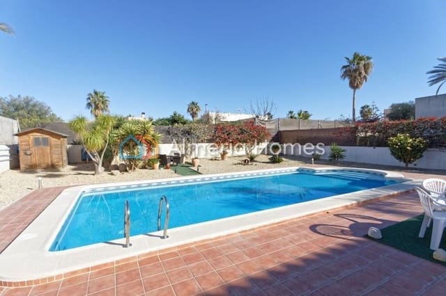 4 soveværelse Villa til salg i El Playazo, Vera med swimmingpool - € 375.000 (Ref: 9471564)