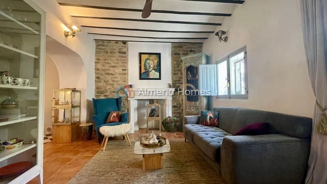 4 makuuhuone Maalaistalo myytävänä paikassa Cantoria mukana uima-altaan - 345 000 € (Ref: 9473391)