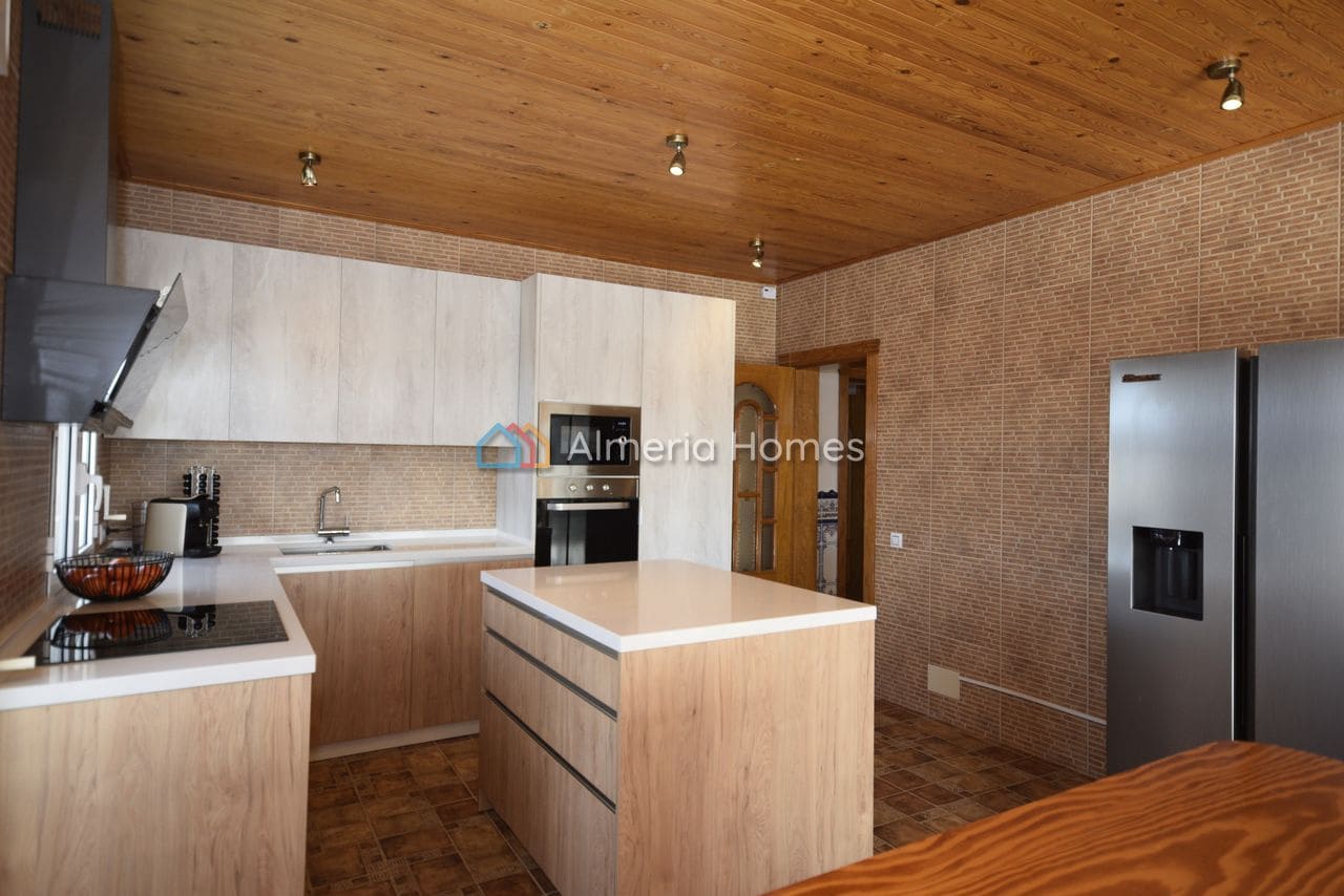 4 bedroom Villa for sale in Oria with pool - € 384,995 (Ref: 9523279)