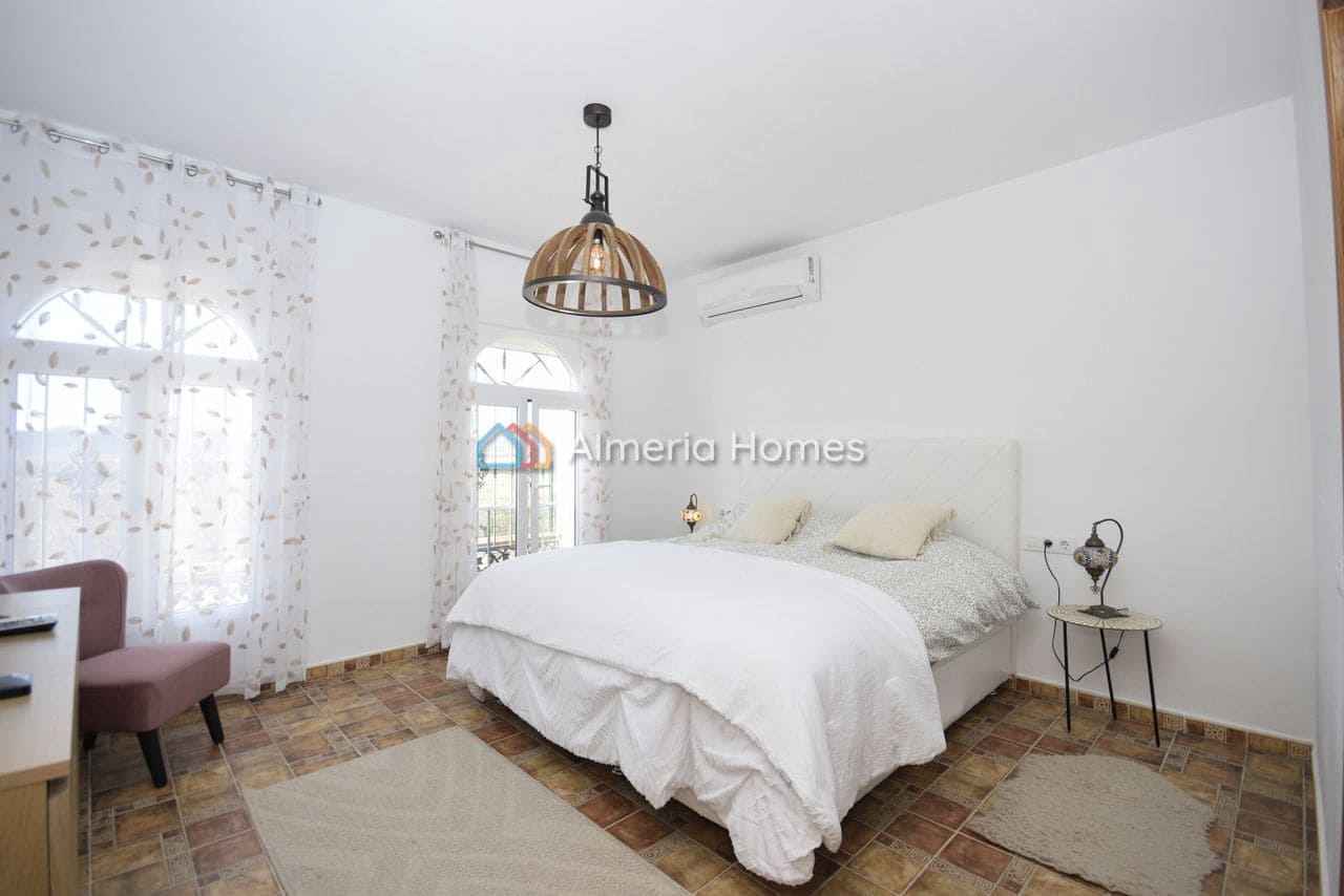 4 bedroom Villa for sale in Oria with pool - € 384,995 (Ref: 9523279)