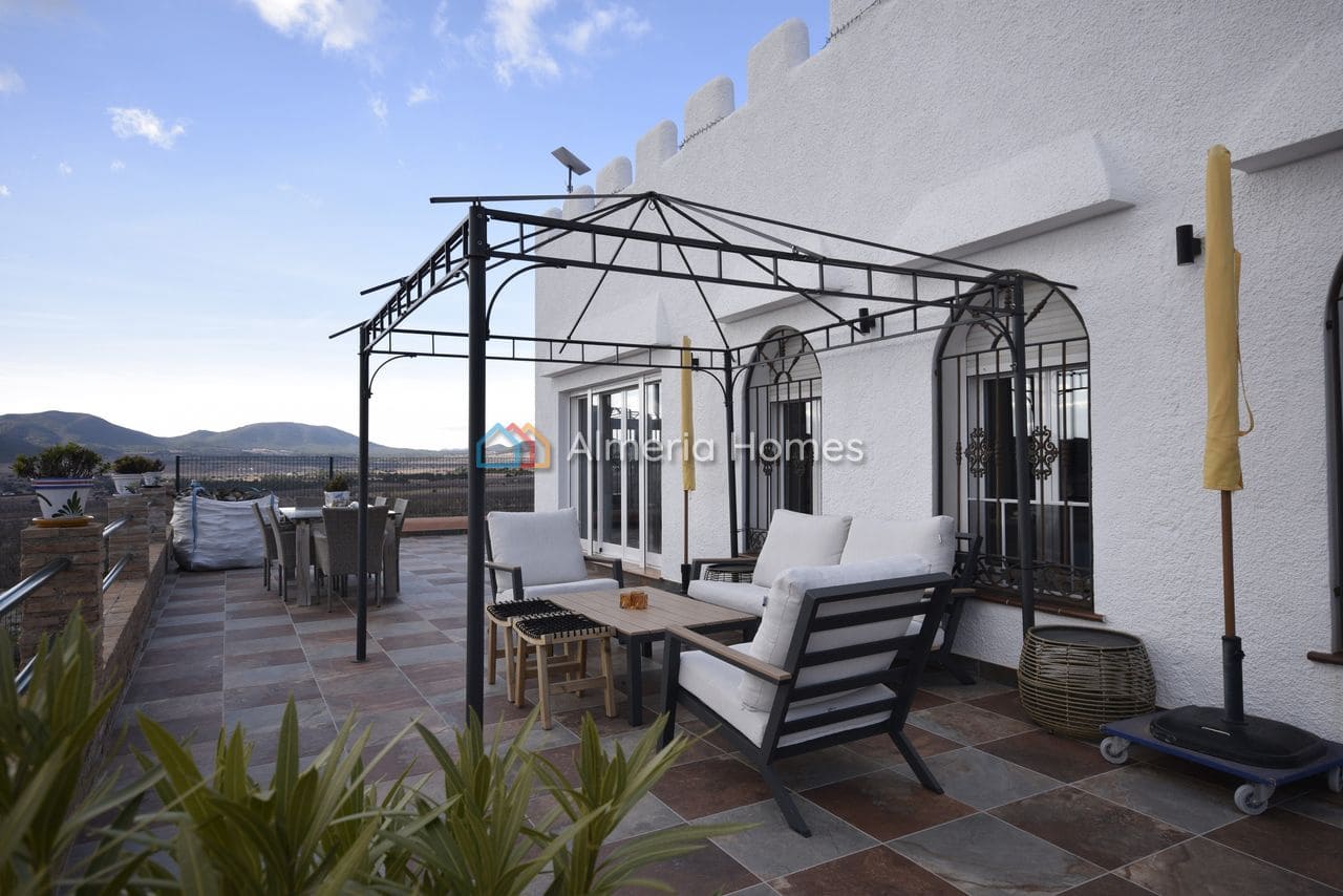 4 bedroom Villa for sale in Oria with pool - € 384,995 (Ref: 9523279)