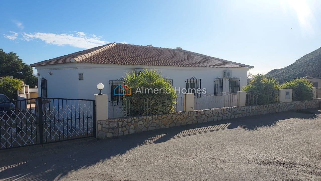 3 bedroom Villa for sale in Arboleas with pool - € 230,000 (Ref: 9532412)