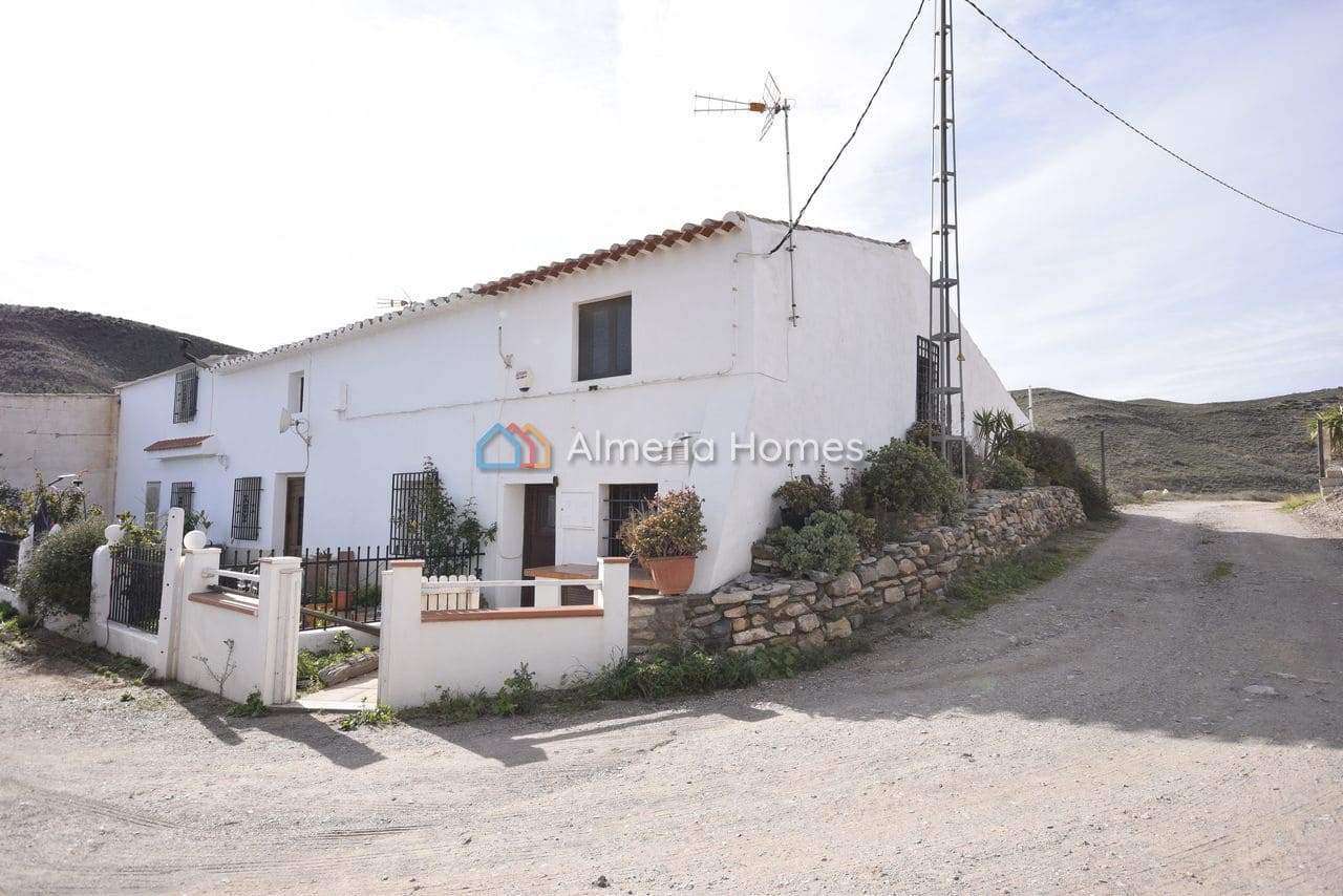 2 soveværelse Finca/Landehus til salg i Albox med garage - € 74.995 (Ref: 9532609)