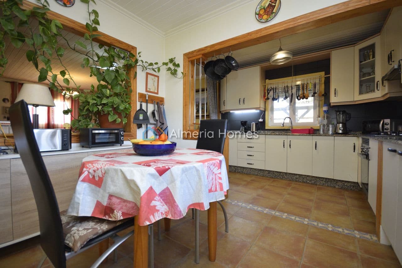 3 soveværelse Villa til salg i Velez-Rubio med swimmingpool - € 159.995 (Ref: 9534597)