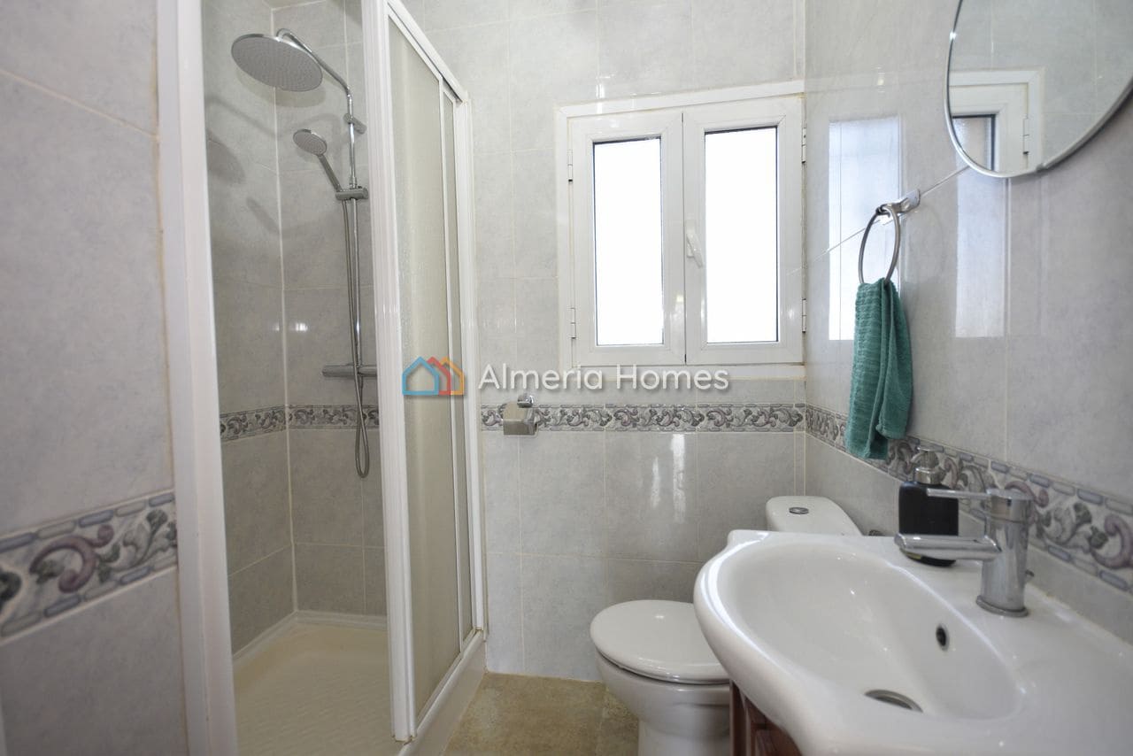 4 makuuhuone Huvila myytävänä paikassa Oria - 174 995 € (Ref: 9544445)