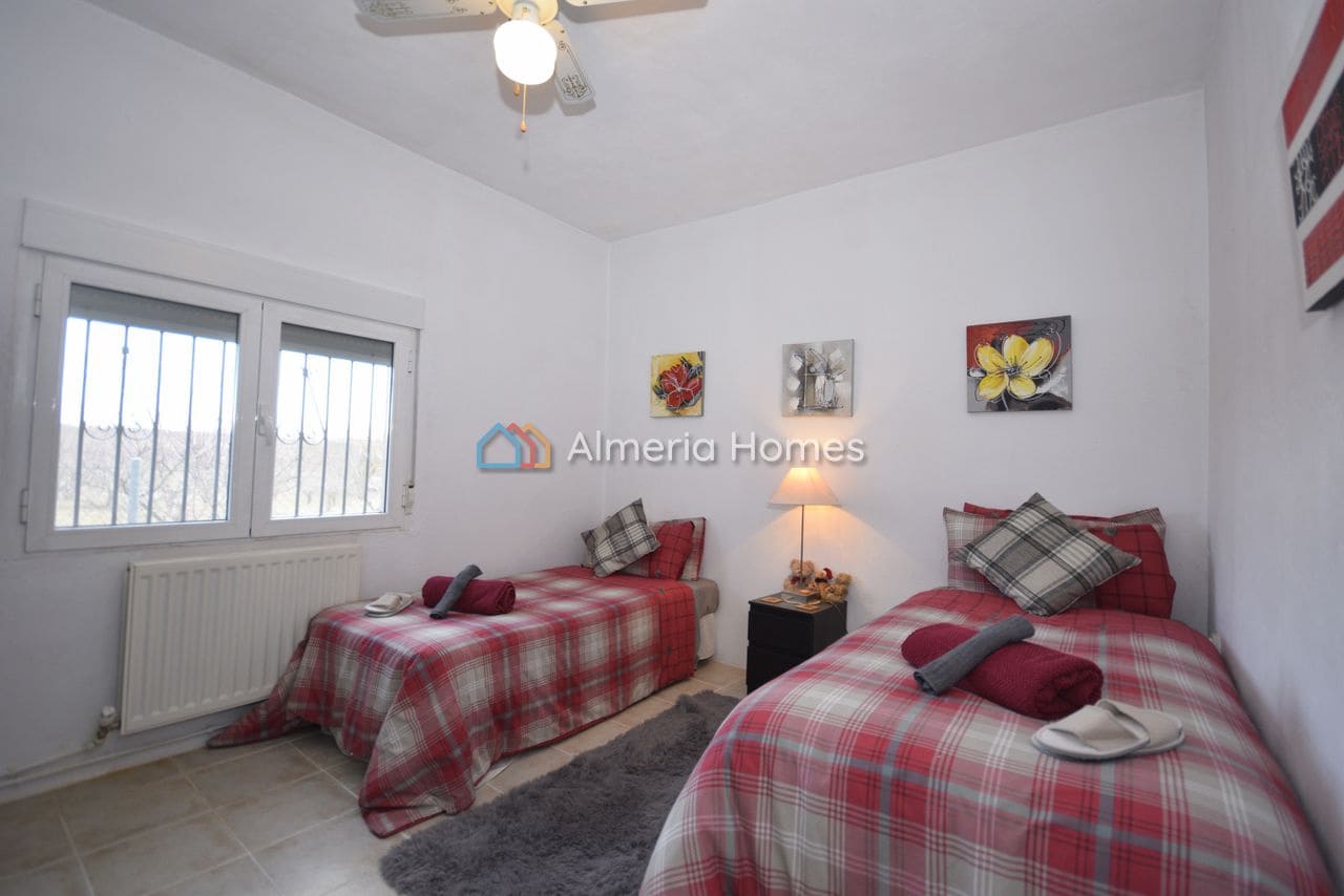 4 makuuhuone Huvila myytävänä paikassa Oria - 174 995 € (Ref: 9544445)