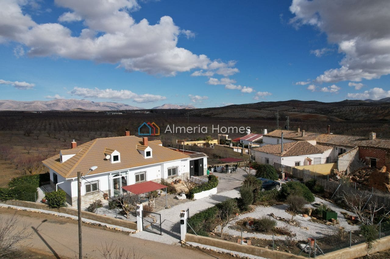 4 makuuhuone Huvila myytävänä paikassa Oria - 174 995 € (Ref: 9544445)