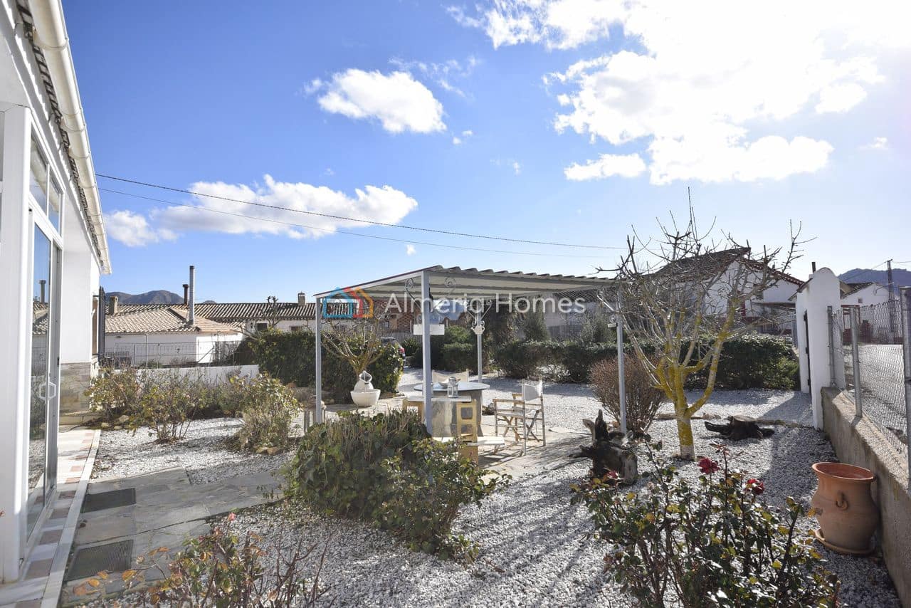 4 makuuhuone Huvila myytävänä paikassa Oria - 174 995 € (Ref: 9544445)