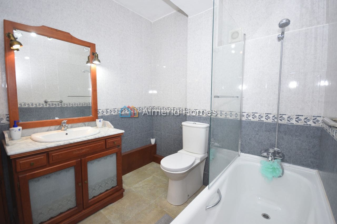 4 makuuhuone Huvila myytävänä paikassa Oria - 174 995 € (Ref: 9544445)