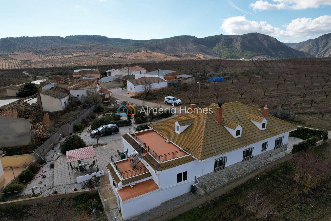 4 makuuhuone Huvila myytävänä paikassa Oria - 174 995 € (Ref: 9544445)