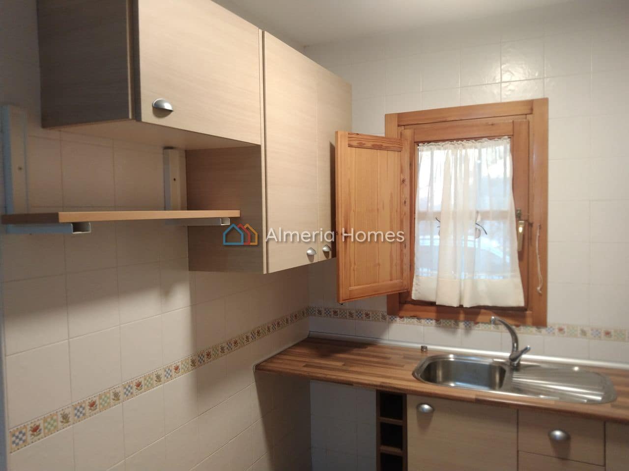 3 bedroom Villa for sale in Enix with garage - € 144,000 (Ref: 9566409)