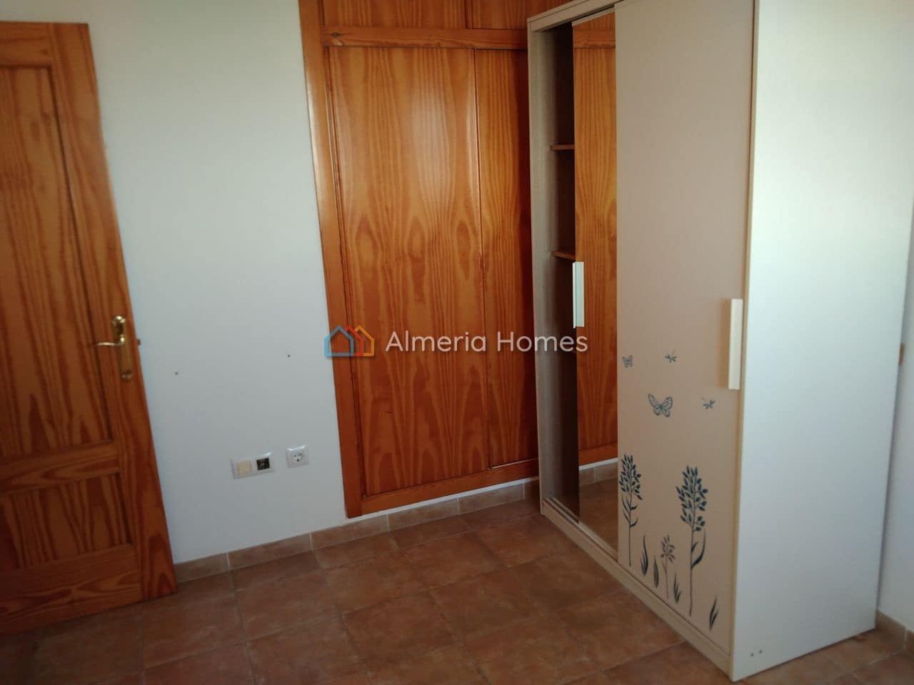 3 bedroom Villa for sale in Enix with garage - € 144,000 (Ref: 9566409)