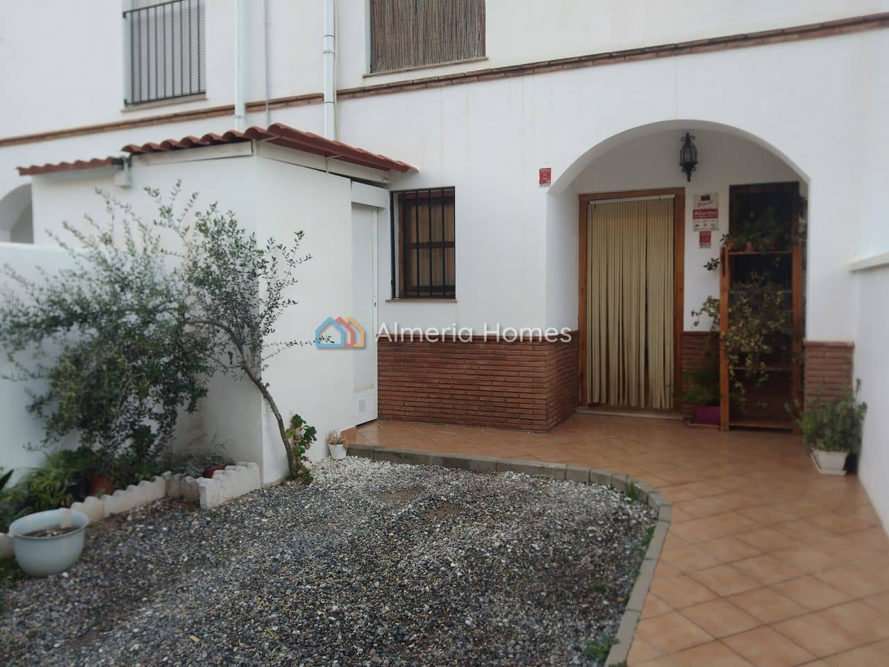 3 bedroom Villa for sale in Enix with garage - € 144,000 (Ref: 9566409)