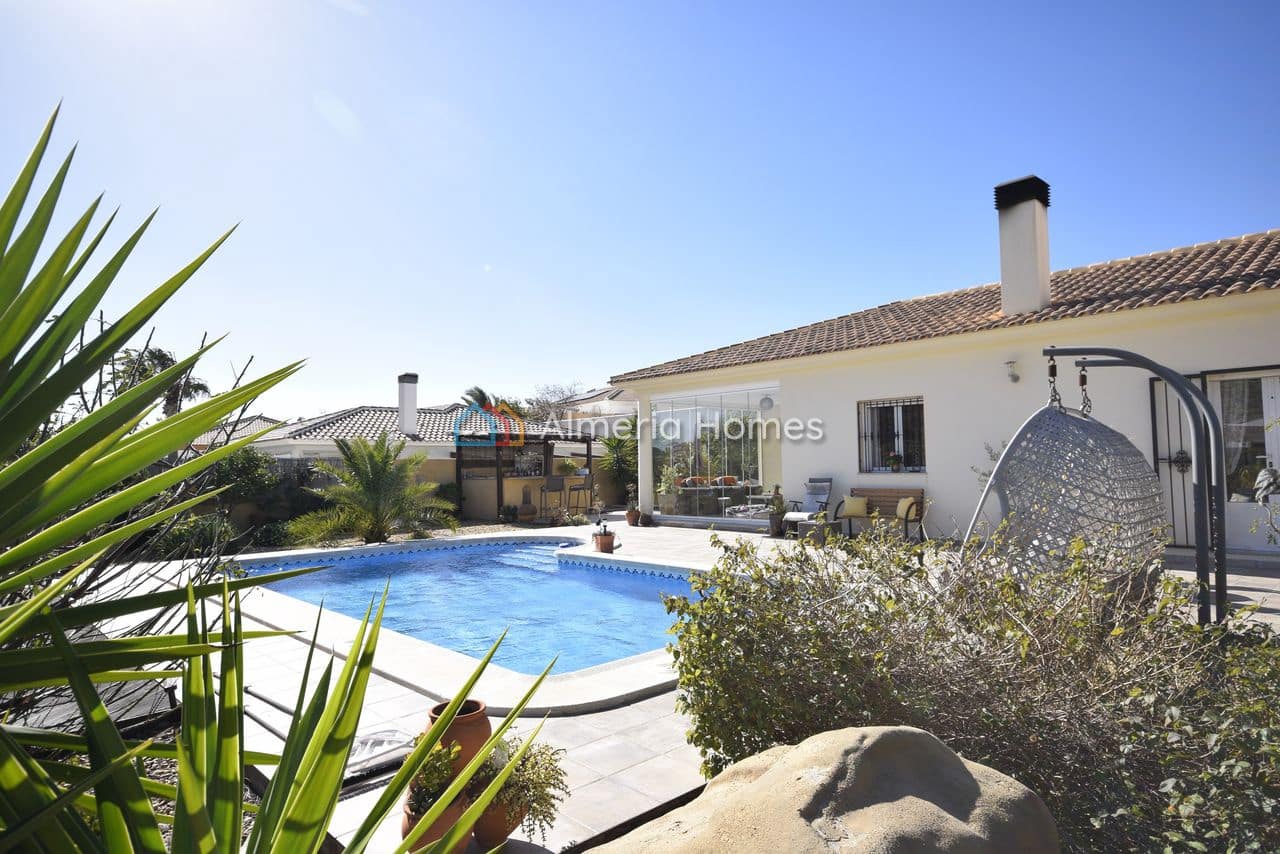 3 sovrum Villa till salu i Arboleas med pool - 349 995 € (Ref: 9598168)