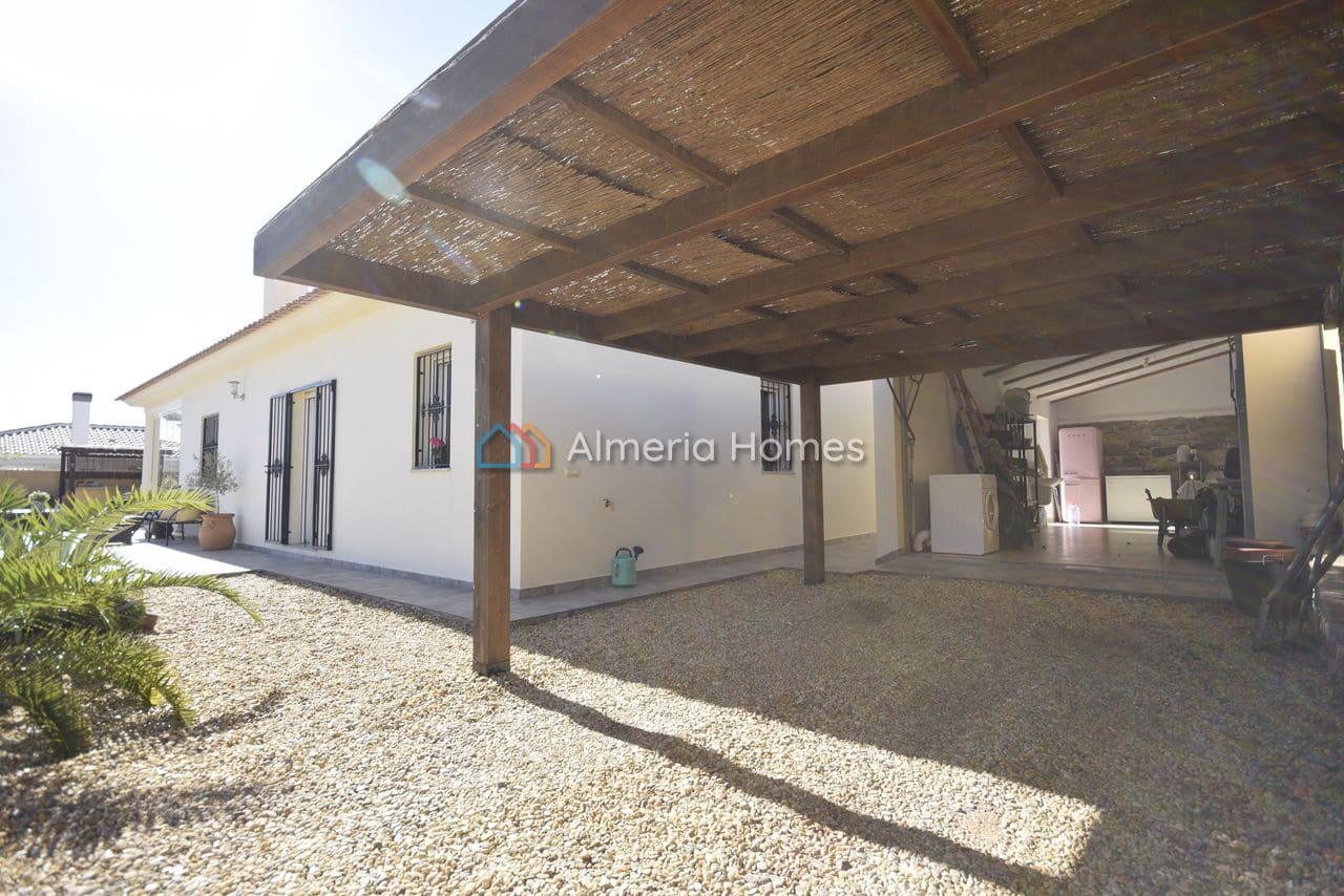 3 sovrum Villa till salu i Arboleas med pool - 349 995 € (Ref: 9598168)