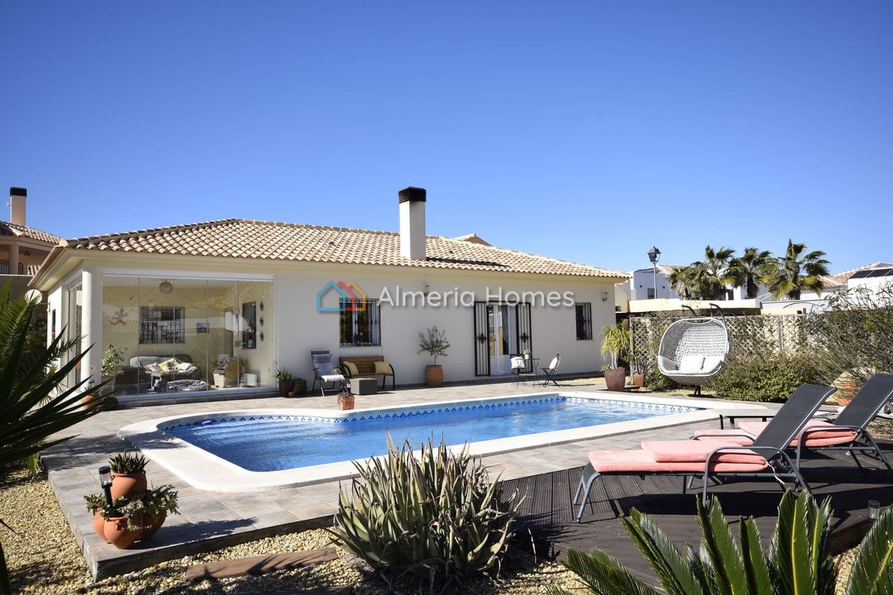 3 sovrum Villa till salu i Arboleas med pool - 349 995 € (Ref: 9598168)