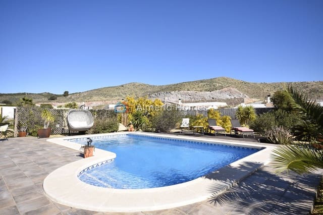 3 sovrum Villa till salu i Arboleas med pool - 349 995 € (Ref: 9598168)