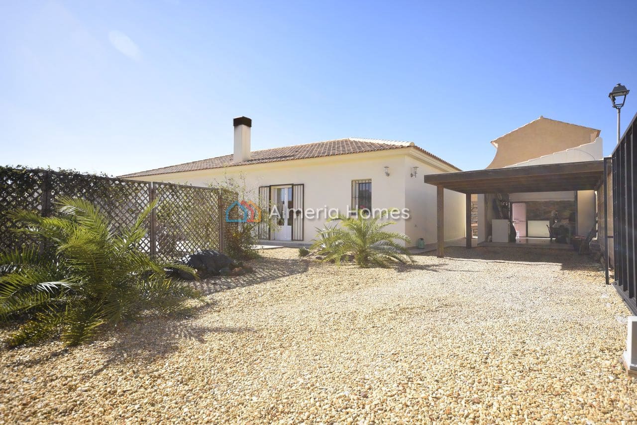 3 sovrum Villa till salu i Arboleas med pool - 349 995 € (Ref: 9598168)