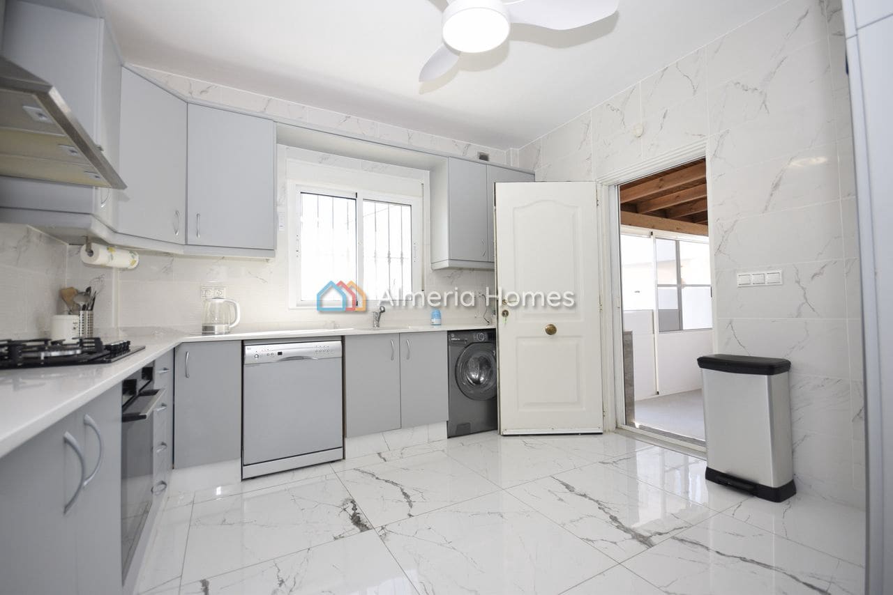 4 soverom Villa til salgs i Arboleas med svømmebasseng garasje - € 329 000 (Ref: 9611963)