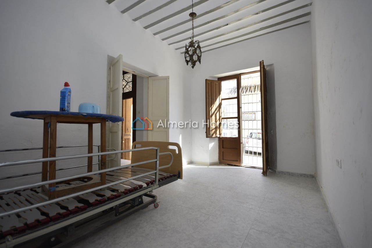 6 slaapkamer Huis te koop in Zurgena - € 149.995 (Ref: 9632643)