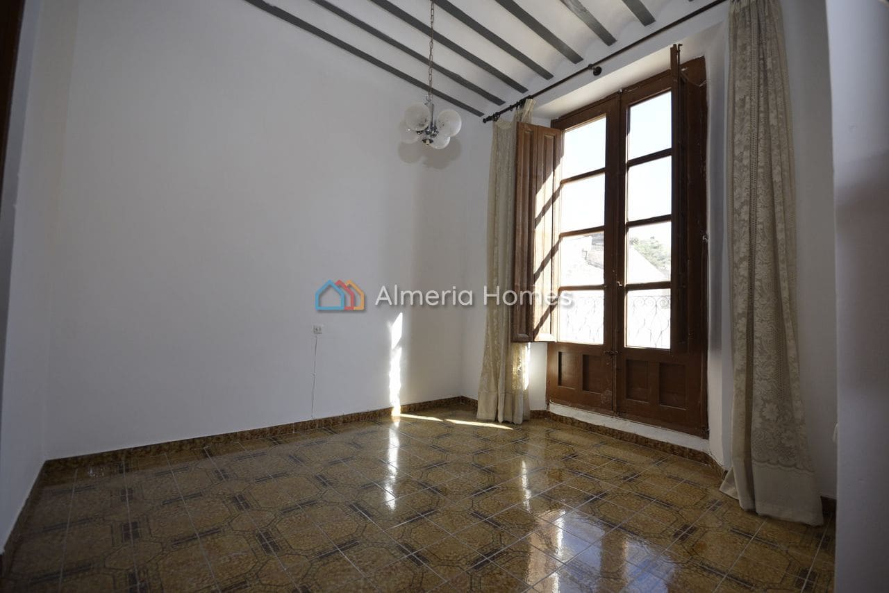 6 slaapkamer Huis te koop in Zurgena - € 149.995 (Ref: 9632643)