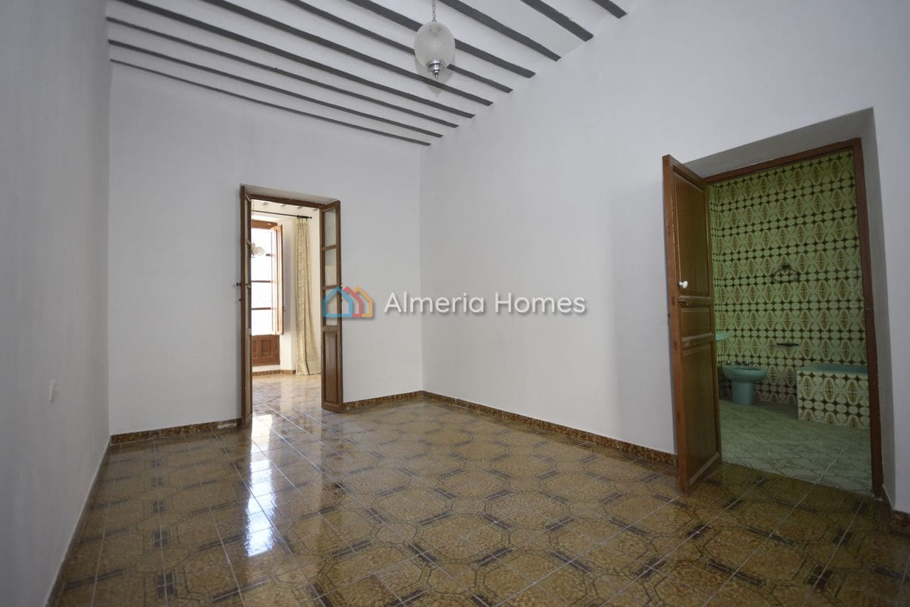 6 slaapkamer Huis te koop in Zurgena - € 149.995 (Ref: 9632643)