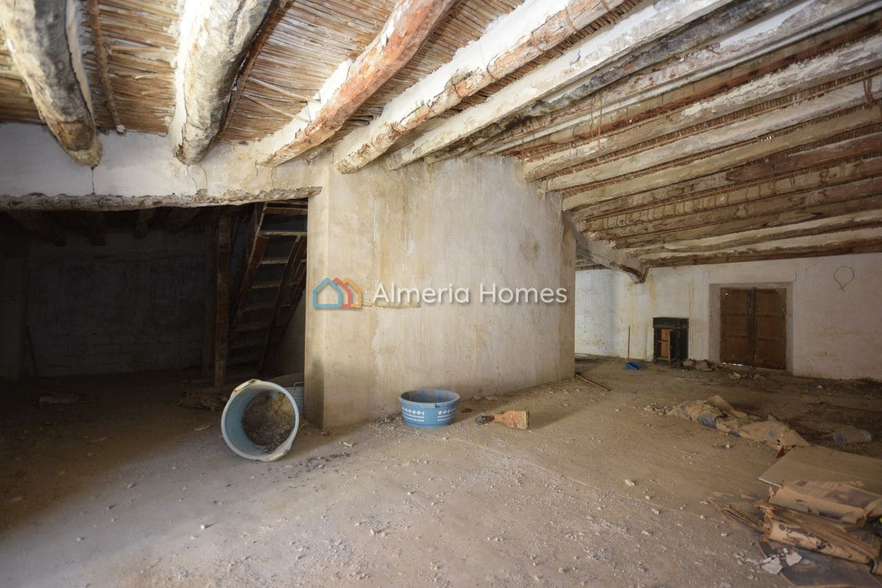 6 slaapkamer Huis te koop in Zurgena - € 149.995 (Ref: 9632643)