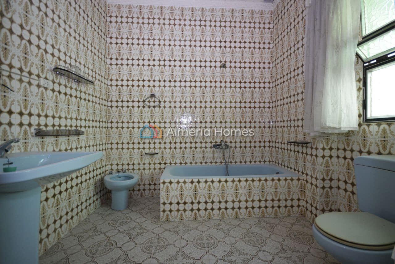 6 slaapkamer Huis te koop in Zurgena - € 149.995 (Ref: 9632643)