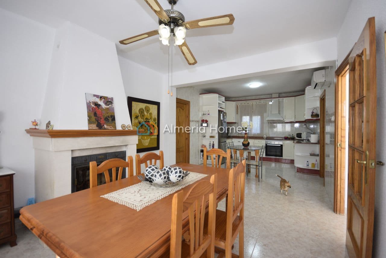 Chalet de 7 habitaciones en Albox en venta con garaje - 450.000 € (Ref: 9642189)