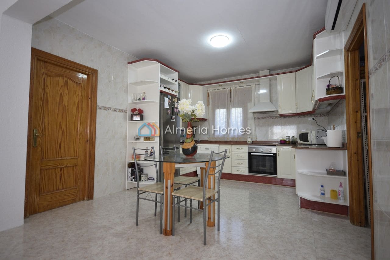 Chalet de 7 habitaciones en Albox en venta con garaje - 450.000 € (Ref: 9642189)