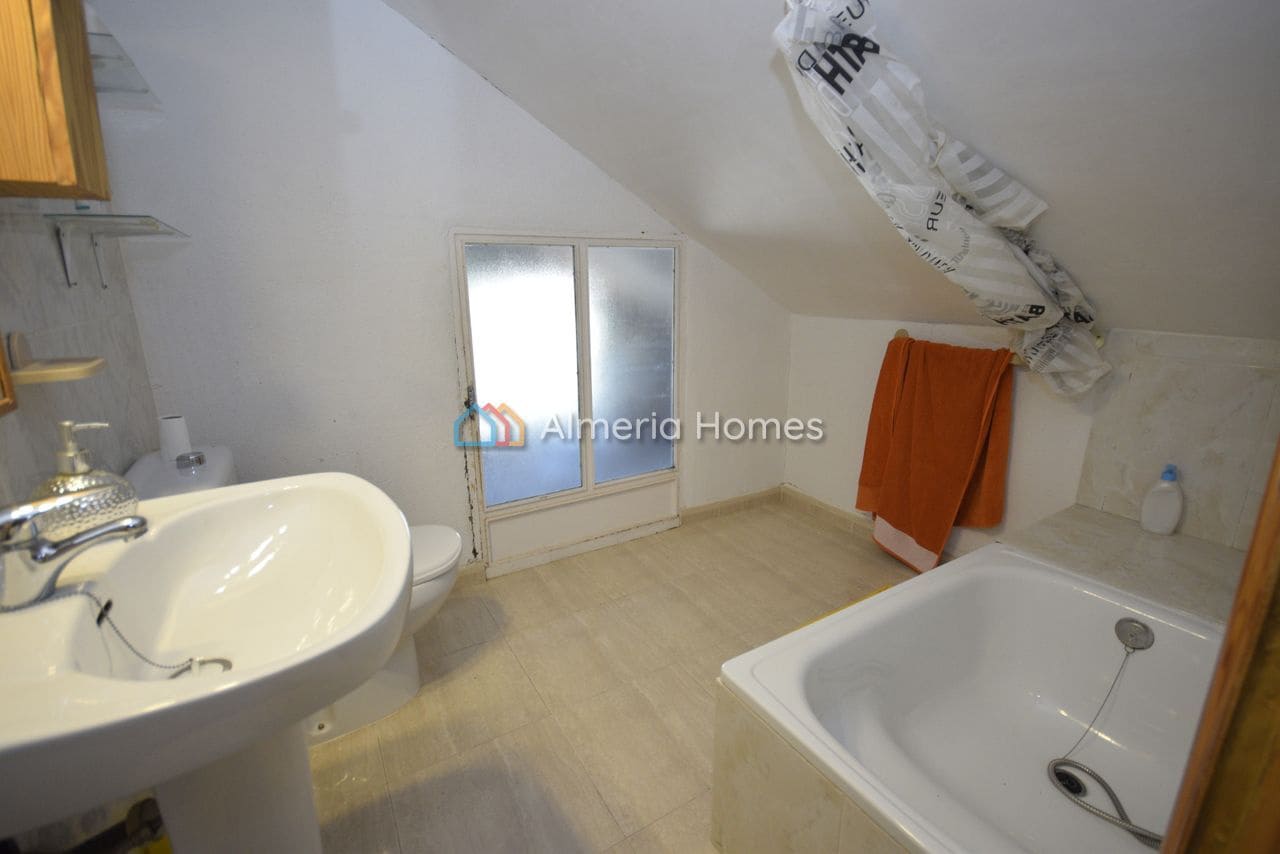 Chalet de 7 habitaciones en Albox en venta con garaje - 450.000 € (Ref: 9642189)