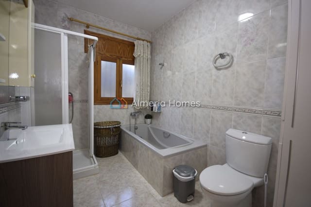 7 slaapkamer Villa te koop in Albox met garage - € 450.000 (Ref: 9642189)