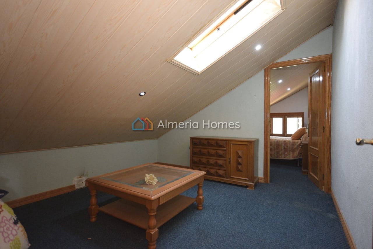 Chalet de 7 habitaciones en Albox en venta con garaje - 450.000 € (Ref: 9642189)