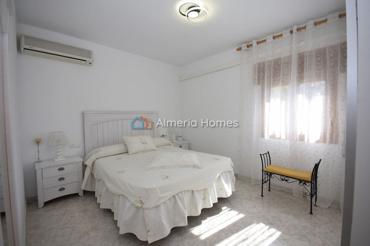 Chalet de 7 habitaciones en Albox en venta con garaje - 450.000 € (Ref: 9642189)