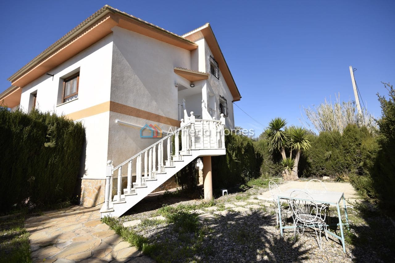Chalet de 7 habitaciones en Albox en venta con garaje - 450.000 € (Ref: 9642189)