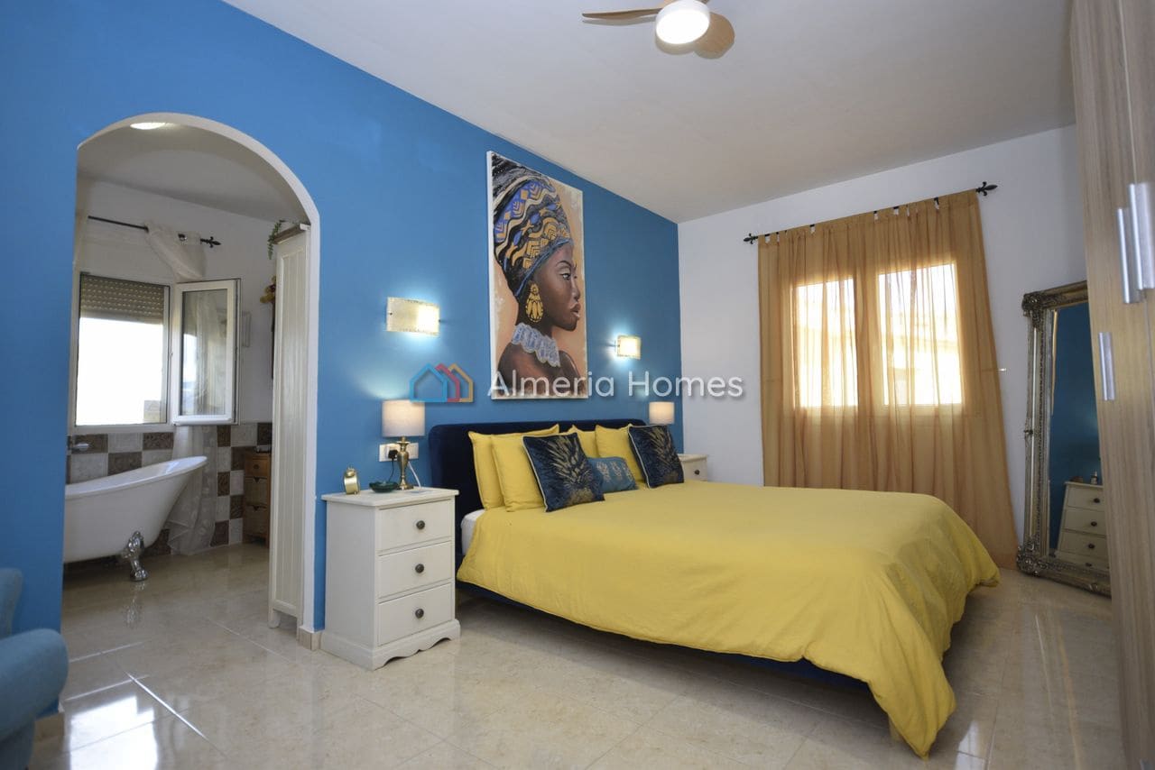 Chalet de 3 habitaciones en Cantoria en venta con piscina garaje - 364.995 € (Ref: 9669306)