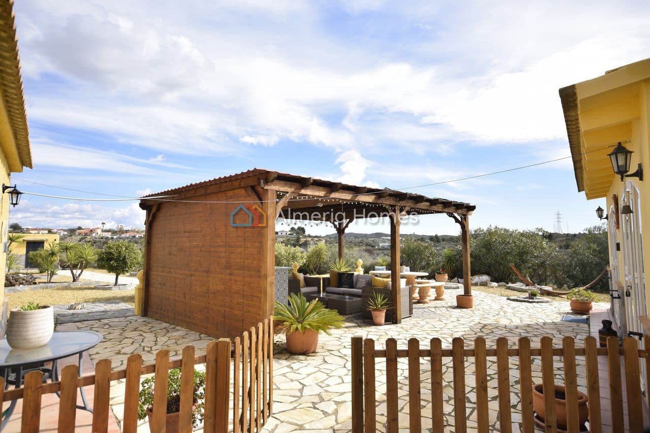 Chalet de 3 habitaciones en Cantoria en venta con piscina garaje - 364.995 € (Ref: 9669306)