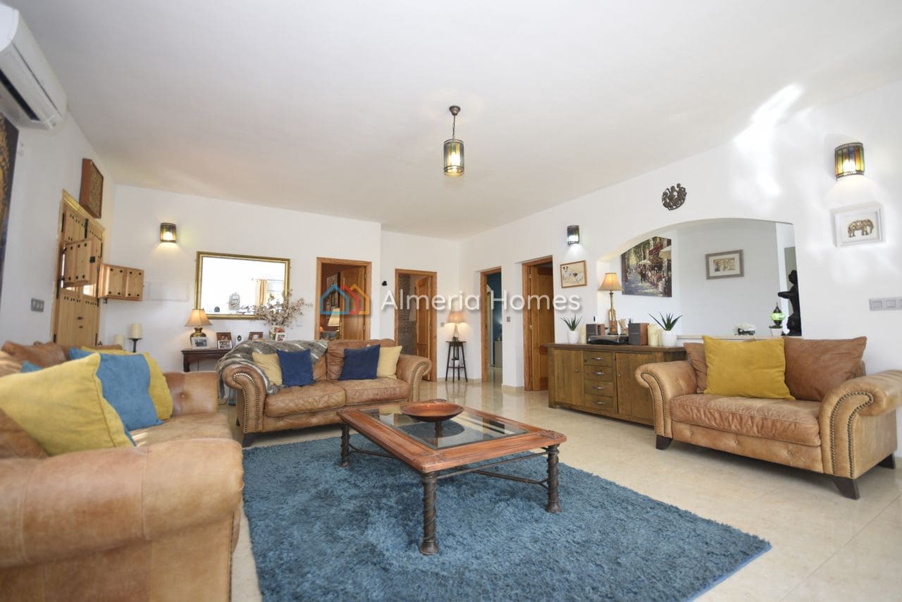 Chalet de 3 habitaciones en Cantoria en venta con piscina garaje - 364.995 € (Ref: 9669306)