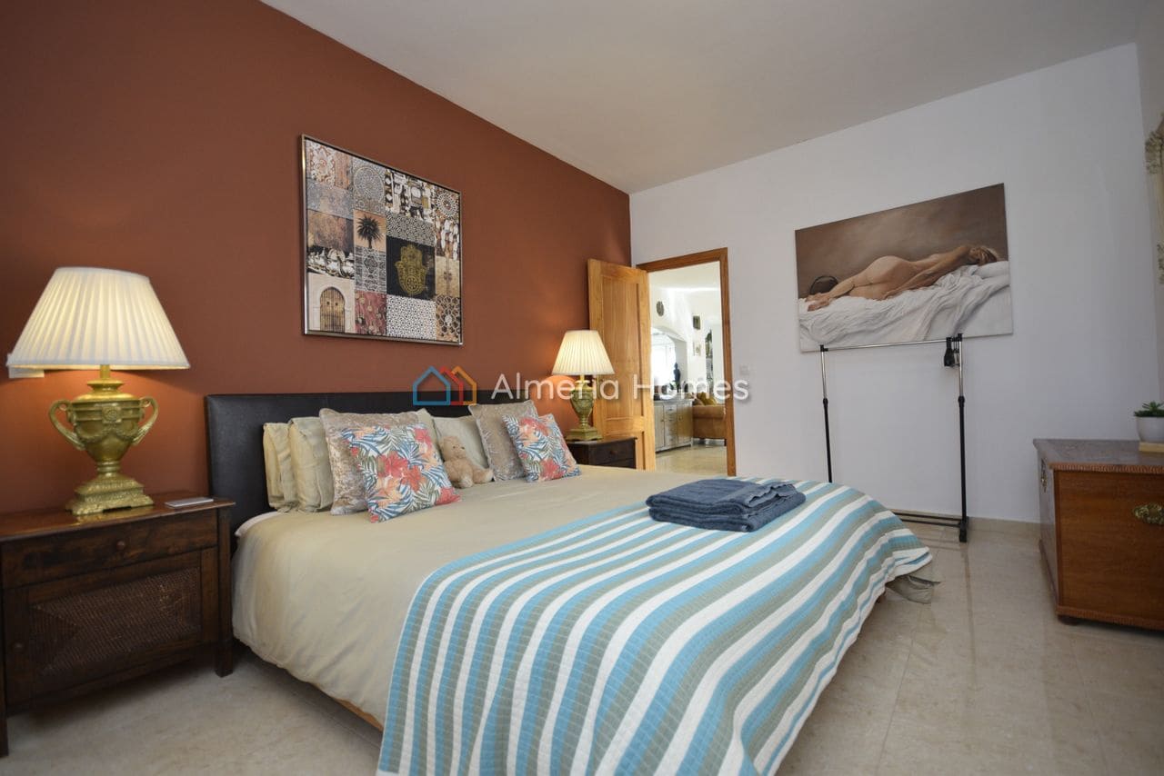 Chalet de 3 habitaciones en Cantoria en venta con piscina garaje - 364.995 € (Ref: 9669306)