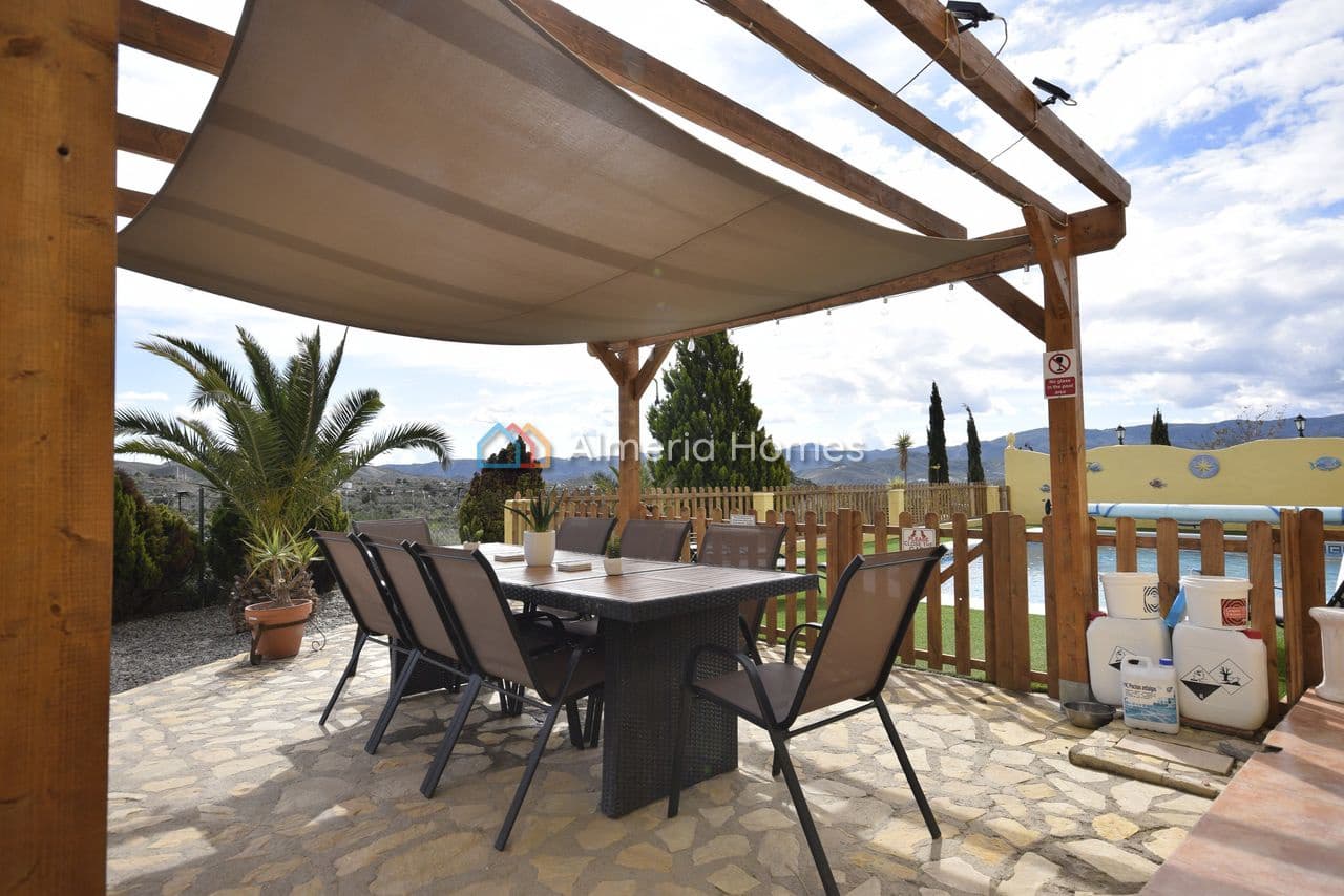 Chalet de 3 habitaciones en Cantoria en venta con piscina garaje - 364.995 € (Ref: 9669306)