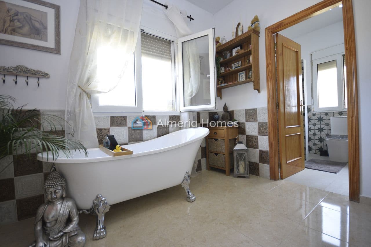 Chalet de 3 habitaciones en Cantoria en venta con piscina garaje - 364.995 € (Ref: 9669306)