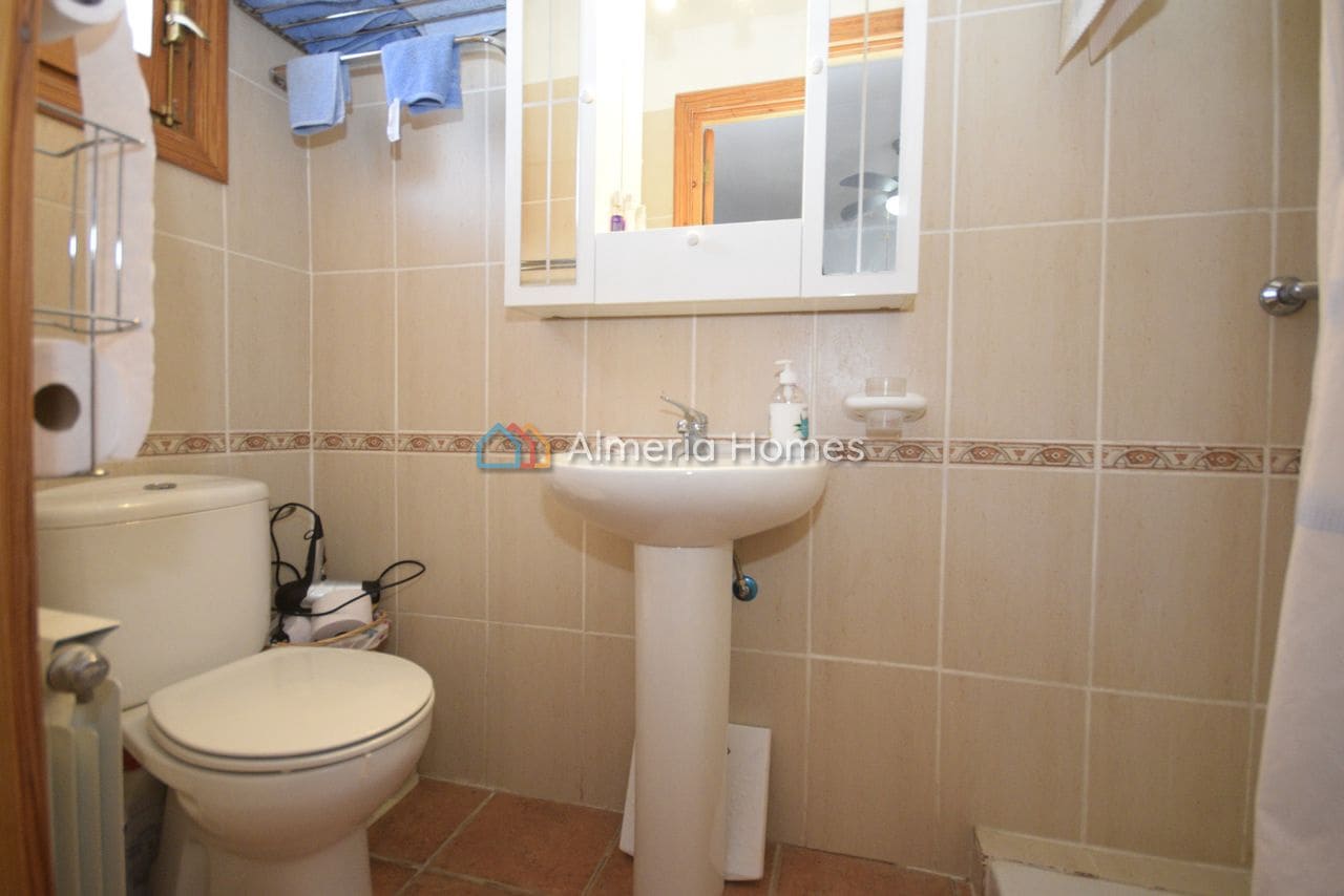 4 quarto Moradia para venda em Caniles com piscina - 184 995 € (Ref: 9688454)