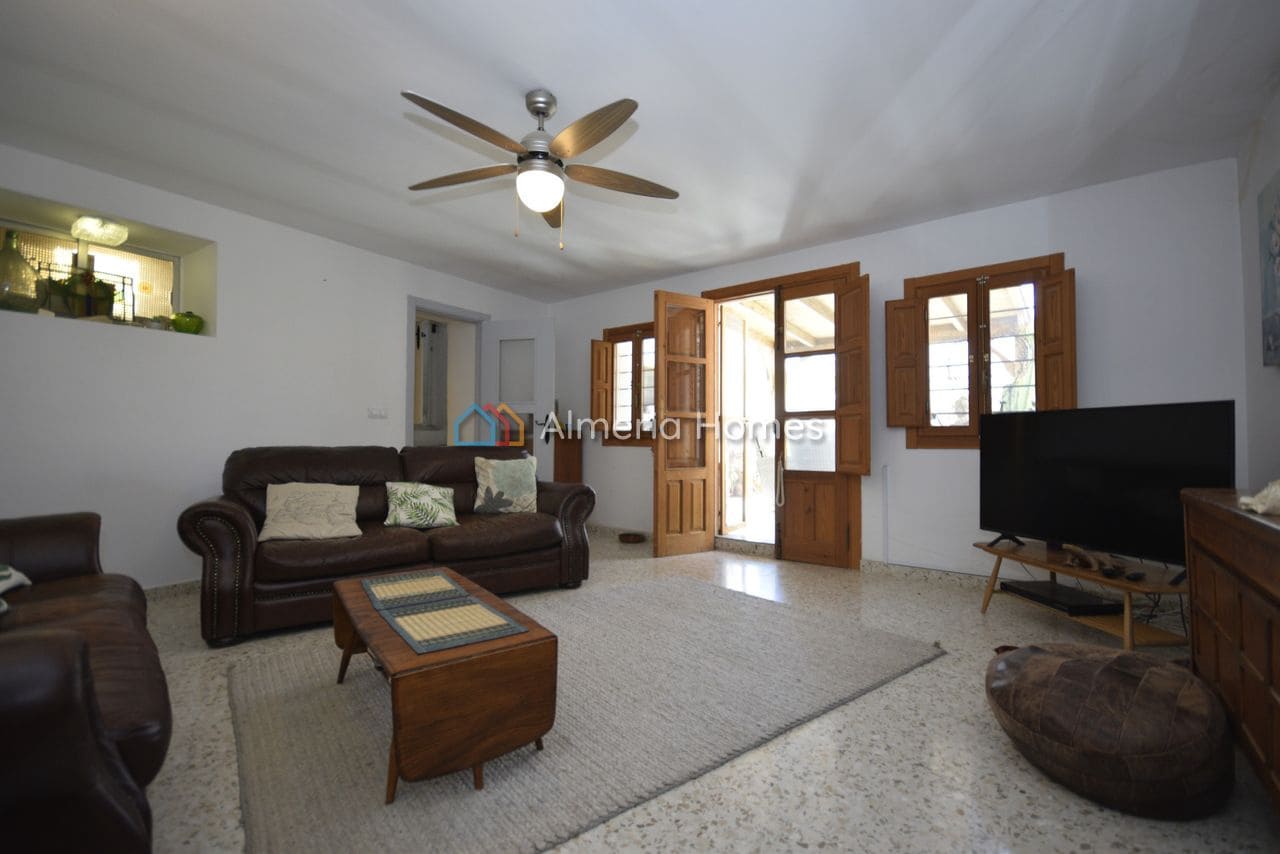 5 makuuhuone Maalaistalo myytävänä paikassa Lubrin mukana uima-altaan 
autotalli - 199 950 € (Ref: 9694029)