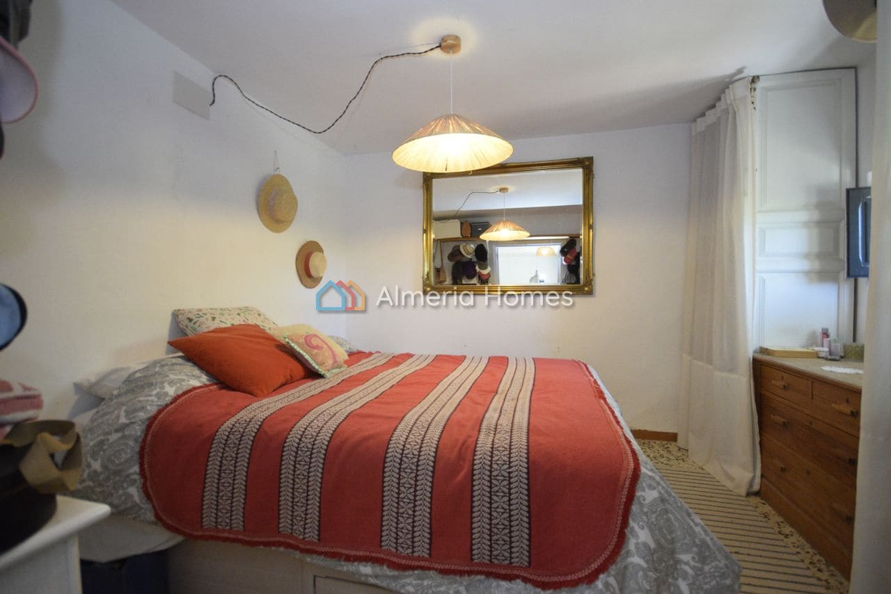 5 makuuhuone Maalaistalo myytävänä paikassa Lubrin mukana uima-altaan 
autotalli - 199 950 € (Ref: 9694029)