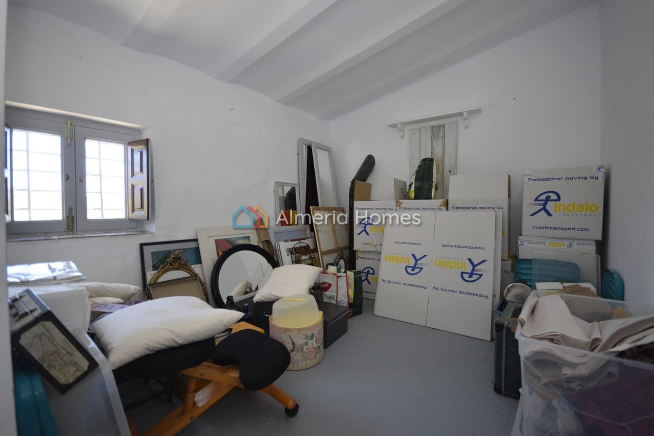 5 makuuhuone Maalaistalo myytävänä paikassa Lubrin mukana uima-altaan 
autotalli - 199 950 € (Ref: 9694029)