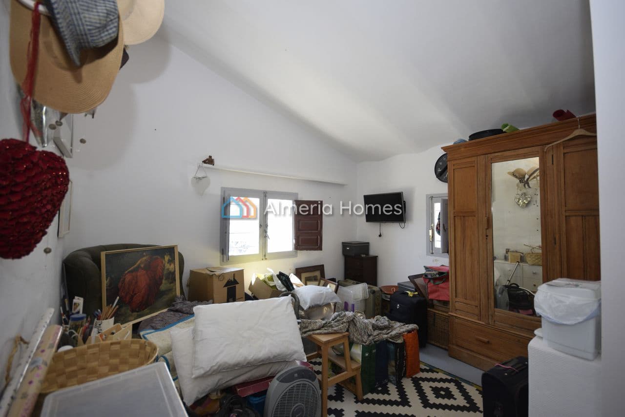 5 makuuhuone Maalaistalo myytävänä paikassa Lubrin mukana uima-altaan 
autotalli - 199 950 € (Ref: 9694029)